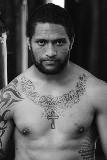 Manu Vatuvei boxing